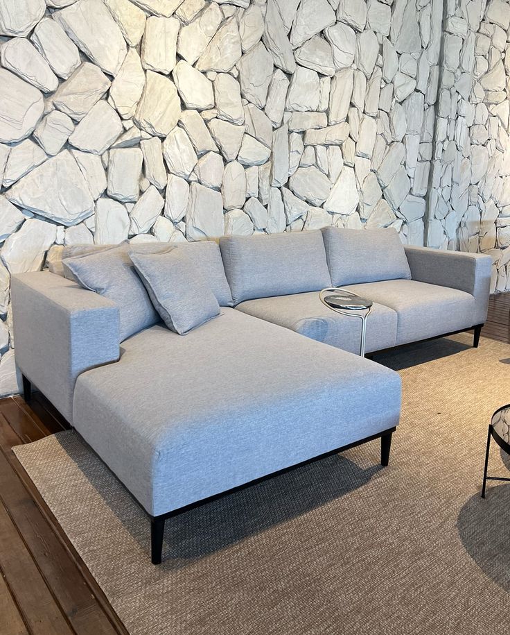 شركة قصر روفان لتنجيد وتفصيل جميع الموديلات